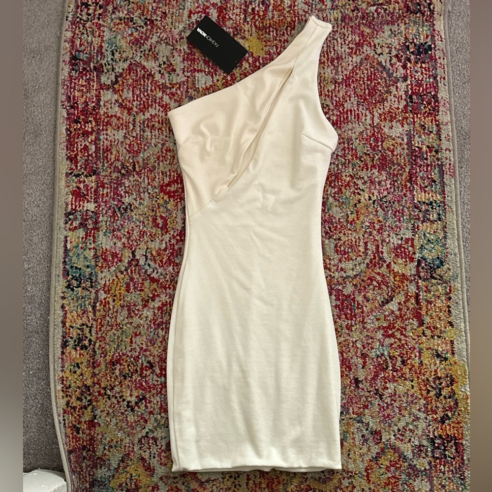 asymmetrical cutout Fashion nova dress never worn NWT